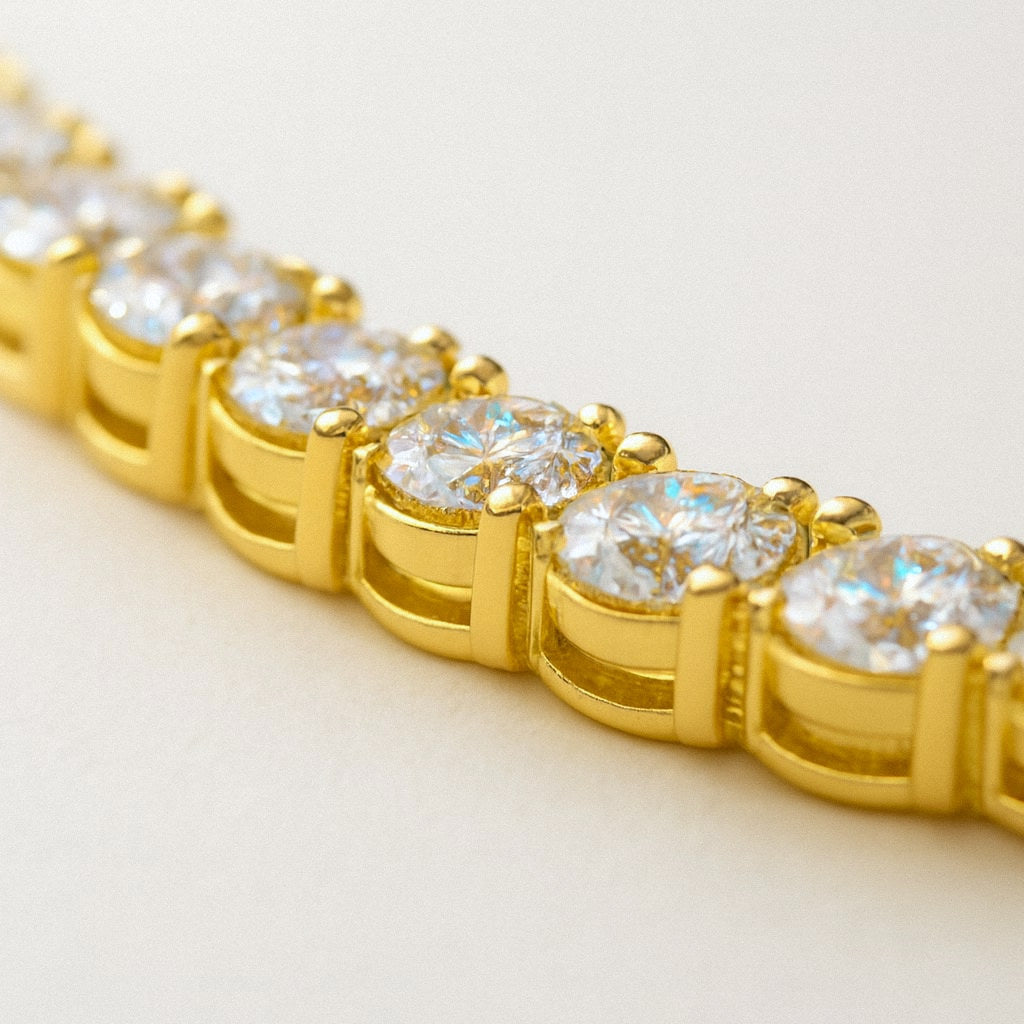 Gold moissanite tennis necklace stone detail