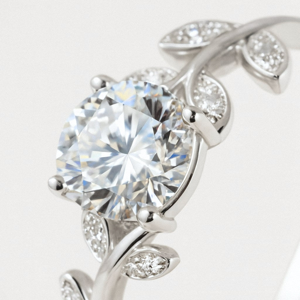 Laurel Leaf Moissanite Ring, Botanical Solitaire in 925 Sterling Silver, close-up detail